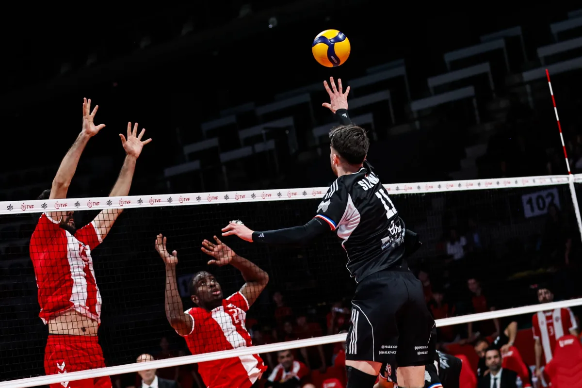 Halkbank, Develi Belediyespor'u 3-0 Yendi