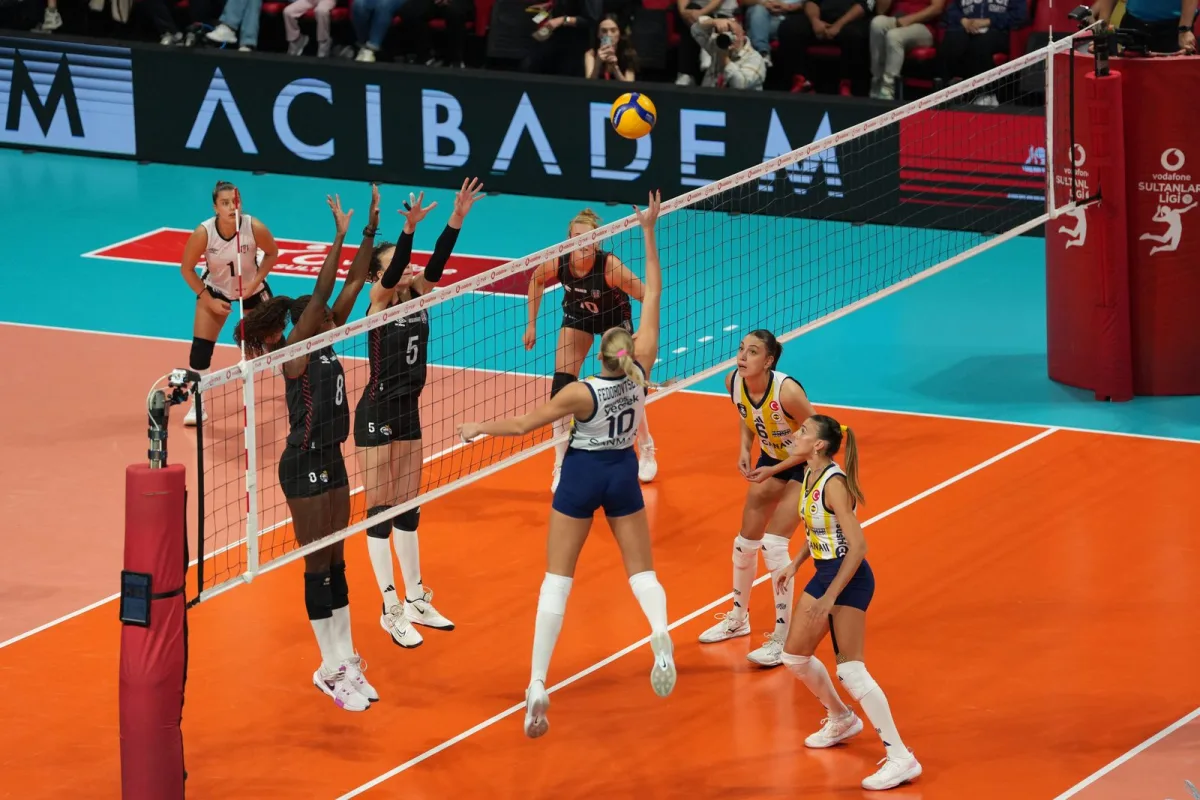 Sultanlar Ligi'nde 5. Hafta: VakıfBank Derbiyi Kazandı